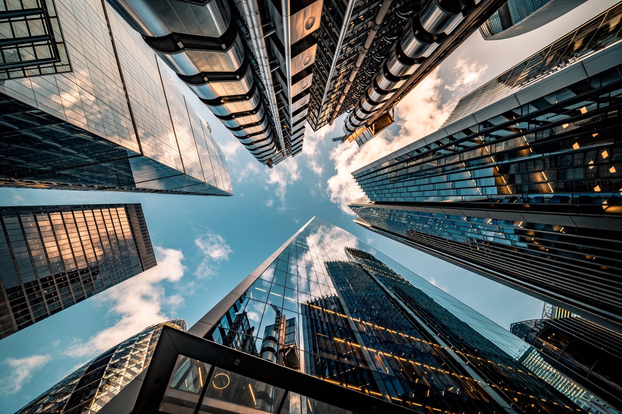 Header_Financial-district-London-Skyline-skyscraper-modern-architecture-20240412-GLO-EN